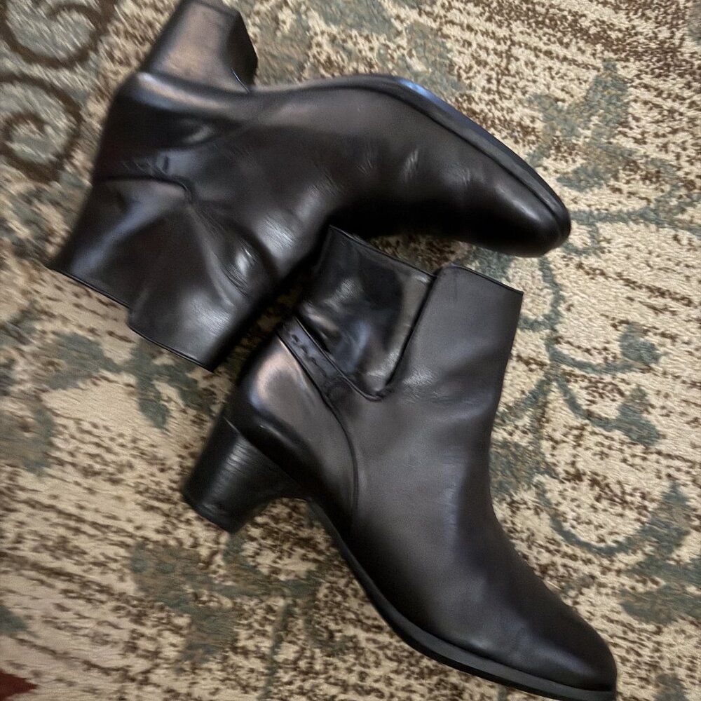Short boots